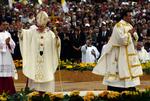 Undskyld. Pave Bendict XVI under sin messe i Malta til formiddag. Efterfølgende mødtes han med folk, der er blevet misbrugt af katolske præster. 