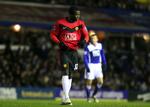 RIVALISERING. Manchester United-spilleren Mame Biram Diouf havde tydeligvis ikke fortalt sin bror om rivaliseringen mellem hans klub og Manchester City. 