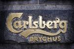 Sponsorat Til sommer er det slut for Carlsberg som hovedsponsor i Liverpool. En ny 3-årig aftale betyder dog, at bryggerikoncernen fortsat vil være at finde i den  traditionsrige engelske fodboldklub. 