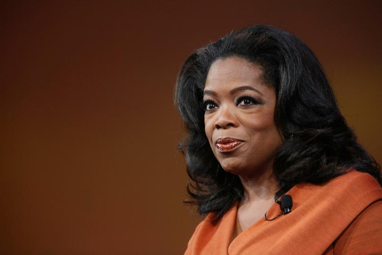 oprah. Kitty Kelleys 'Oprah: A Biography' hævder blandt andet, at Oprah Winfrey har løjet om sin baggrund, og at hun langt fra kommer fra så usle kår, som hun selv har beskrevet. 