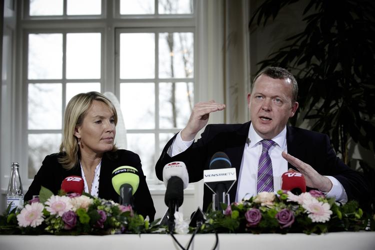 FORLIG. Lars Løkke Rasmussen står ved det efterlønsforlig, der blev vedtaget i 2006, men stadig garanterer han ikke for, at efterlønnen overhovedet ikke bliver rørt. 