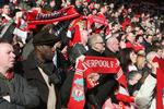UTILFREDS. Fansene fra Liverpool og Fulham mener godt, at UEFA kunne have taget bedre hensyn til dem, da de besluttede, at Europa League-semifinalerne skulle spilles. 