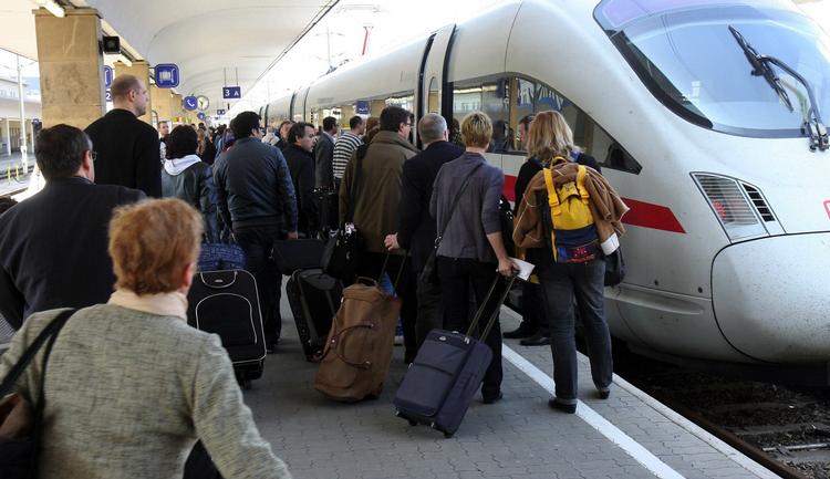 Højhastighedstoge. Der er endnu meget at gøre, hvis Europa vil have alternativ til flytransporten. Det mener politikere fra hele det politiske spektrum i EU-parlamentet. 