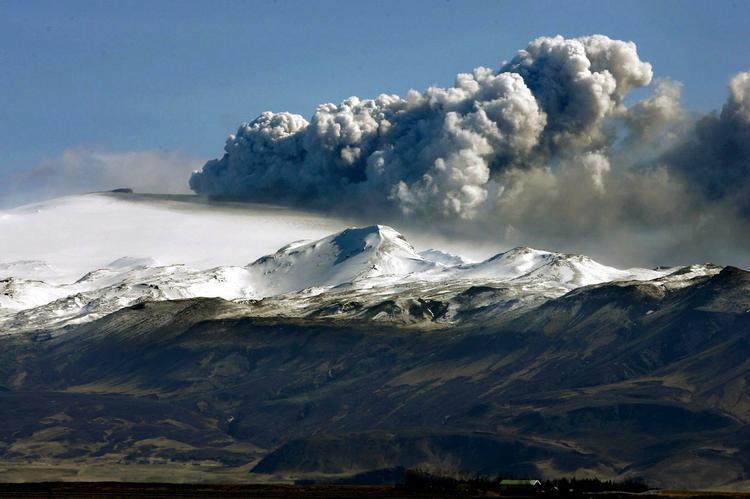 Naturesceneri. Selv om vulkanen Eyjafjallajökull har voldt meget store problemer, udgør den også et fantastisk smukt skue. 