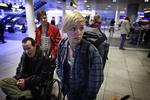 Lettet. Michelle Hanegård ankom med flyet fra Washington. I baggrunden hendes fordældre Jan og Rie Hanegård. 