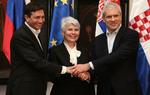 Grænsestrid. Den kroatiske regerinsgleder Jadranka Kosor, i midten, håber på, at på kunne bringe sit land ind i EU. Rundt om hende står regeringslederne for Slovenien, Borut Pahor, og Serbiens Boris Tadic. 