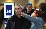 Aflyst. Mange passagerer må igen i dag gå forgæves i lufthavnen. SAS har aflyst nye afgange her til morgen. 