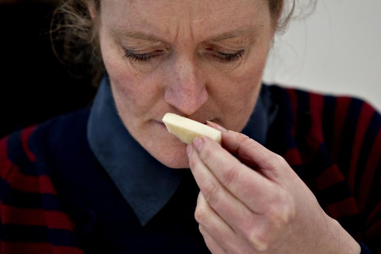 Her mangler der altså noget. Jeg tror, det handler om ostehåndværket, siger en af smagsdommerne, Birgitte Escherich. 
