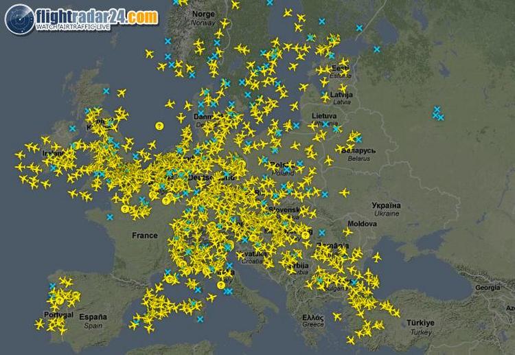 Askeflyvning. Der er igen masser af fly over Europa. 