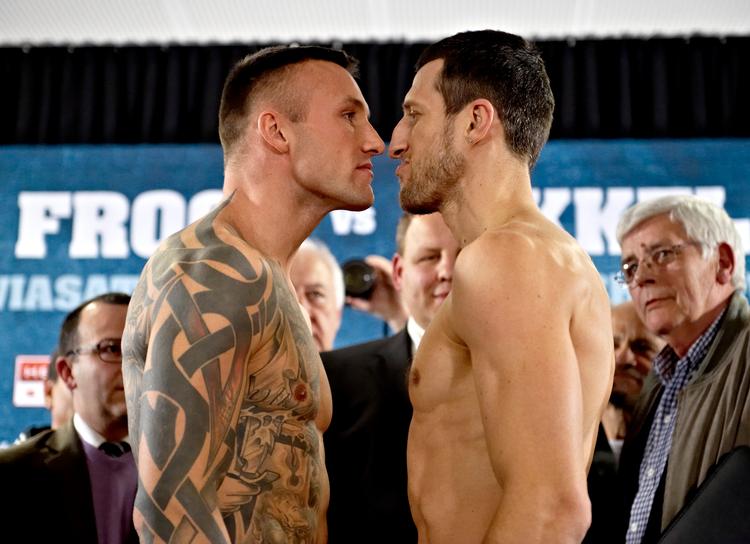 forkamp. Indvejningen i Herning havde naturligvis sine faste indslag, bl.a. dette nærstudie af hinandens pupiller.  Foto: Claus Bonnerup/Polfoto 