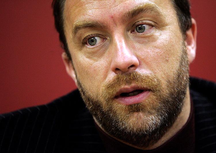 Nyheder. »Nu kommer New York Times automatisk som en samlet pakke på min Kindle hver dag«, siger Jimmy Wales, der mener, at abonnementet giver ham større læseoplevelser sammenlignet med de gratis nyhedssites. Arkivfoto: AP 