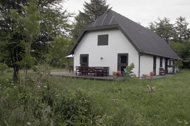 prissvingninger. Der er store regionale forskelle på, hvor meget prisen bliver sat ned på sommerhuse, der står til salg 