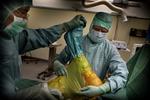 sidegesjæft. At 43 procent af danske sygehuslæger har bijob, er mange. Men det er ikke på privatklinikker, at lægerne får fritiden til at gå. 