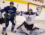 VIDERE. Jannik Hansen er den eneste dansker, der er videre i NHL-slutspillet. 