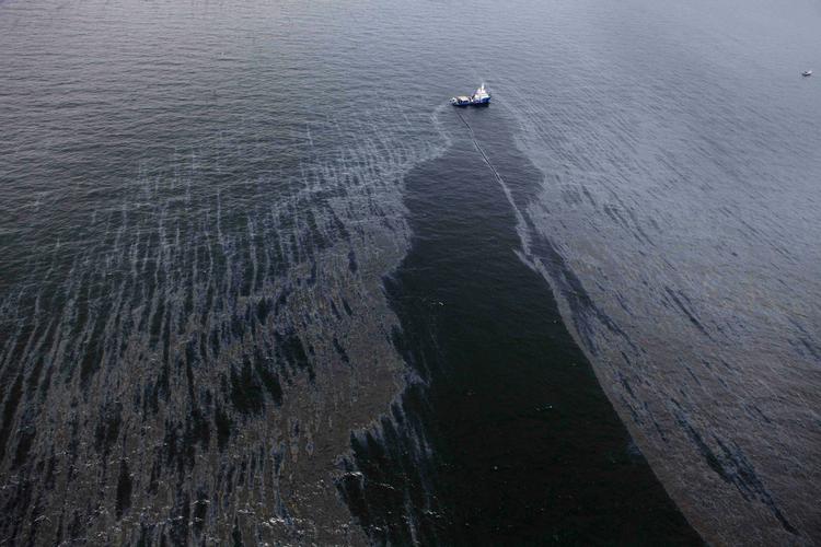 Katastrofe. En miljøkatastrofe lurer om hjørnet på grund af olielækagen fra den sunkne amerikanske boreplatform (arkivfoto). 