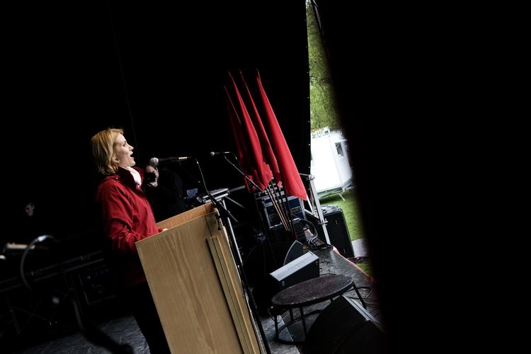 Brandtale. Normalt hører vi kun politikernes 1. maj-taler. Men nu vil vi høre læsernes. Kan du skrive den bedste 1. maj-tale? Arkivfoto. 