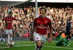 målfejring. Efter en lidt mat start for Arsenal har Andrei Arshavin haft succes på det seneste. Men lige nu er russeren ude med en skade. Arkivfoto. 