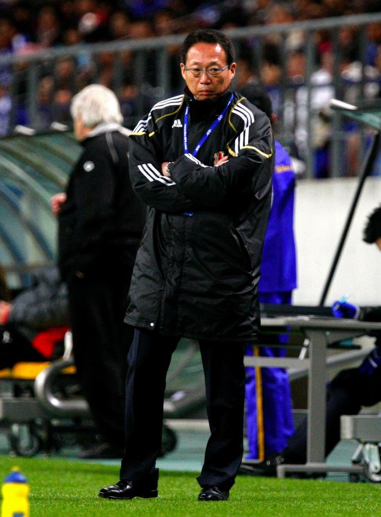 udskældt. Japans landstræner Takeshi Okada har stået for skud oven på de seneste blege resultater af det japanske landshold kort før VM-slutrunden. Arkivfoto. 
