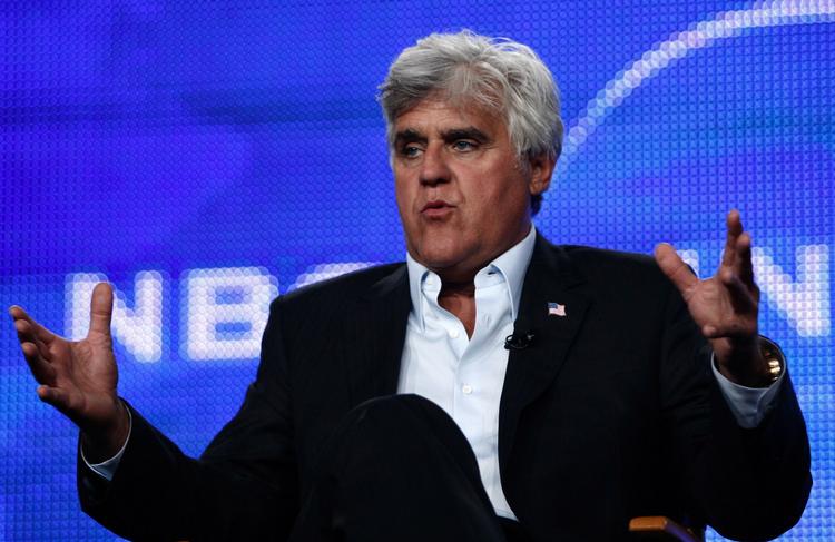 leno. Jay Leno har skærpet sine pointer og sin situationsfornemmelse som konstant turnerende stand-up-komiker. I dag runder han 60. 