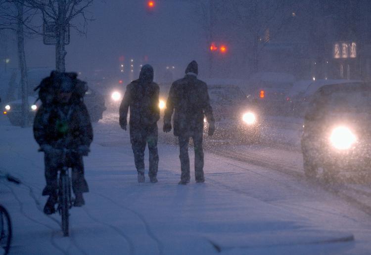 Indbrudsstatistikken tyder på, at tyve ligesom andre danskere havde mest lyst til at blive hjemme i den kolde vinter. 