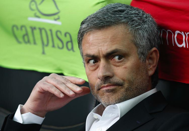 afslapning. Jose Mourinho holder ferie langt væk fra VM i Sydafrika. Og han har slet ikke mod på et landstræner-job - endnu. Arkivfoto. 