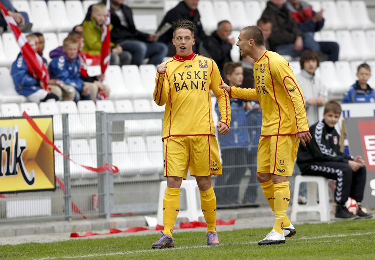 JUBEL. Nicki Bille Nielsen, Bajram Fetai og resten af FC Nordsjælland-holdet glæder sig til pokafinalen. 