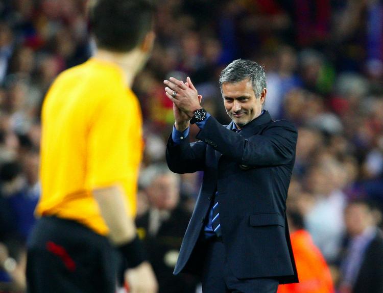 Taktik. José Mourinhos taktiske egenskaber blev sat på en alvorlig prøve i Barcelona, men den portugisiske træners mandskab trak til syvende og sidste det længste strå. 