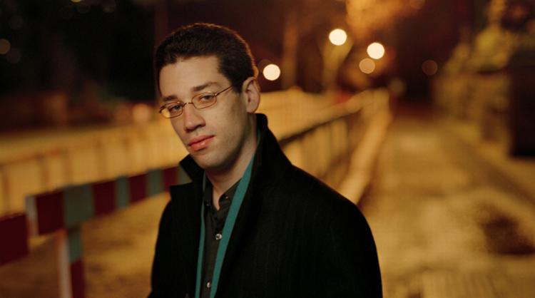 Det varmer en feinschmeckers hjerte, at Jonathan Biss kender og bruger det afdøde rumænske klaverfænomen Dinu Lipattis solokadence i sidstesatsen. 