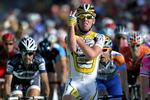PROVOKERENDE. Mark Cavendish fejrede sin jubel med en scene, der uden tvivl bliver genstand for debat. 