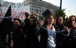 Vrede. Krisen har sendt mange grækere på gaden i protest - her arbejdsløse skolelærere. 