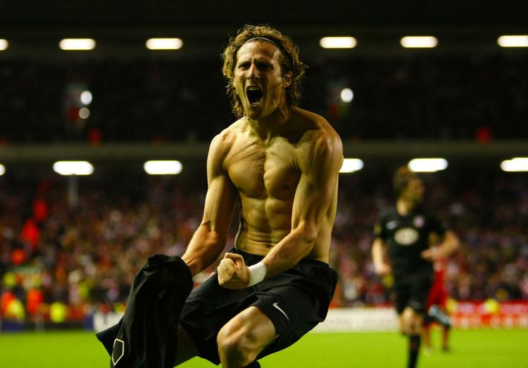 HELT. Angriberen Diego Forlan blev manden, der afgjorde Europa League semifinalen mellem Liverpool og Atletico Madrid. 