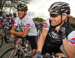 stolt. Lance Armstrong valgte midt under Tour of the Gila at meddele de omkring 2,5 millioner mennesker, der følger stjernen på twitter.com, at han skal være far igen. 