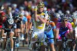 uheldigt. Britiske Mark Cavendish har længe været utilfreds med kritikere af hans cykling. Det valgte han at markere med denne hilsen, da han vandt 2. etape af Romandiet Rundt. Nu fortryder han. Arkivfoto. 