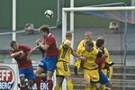 trafikeret. Klumpspil foran Horsens mål under kampen mod FC Vestsjælland. 