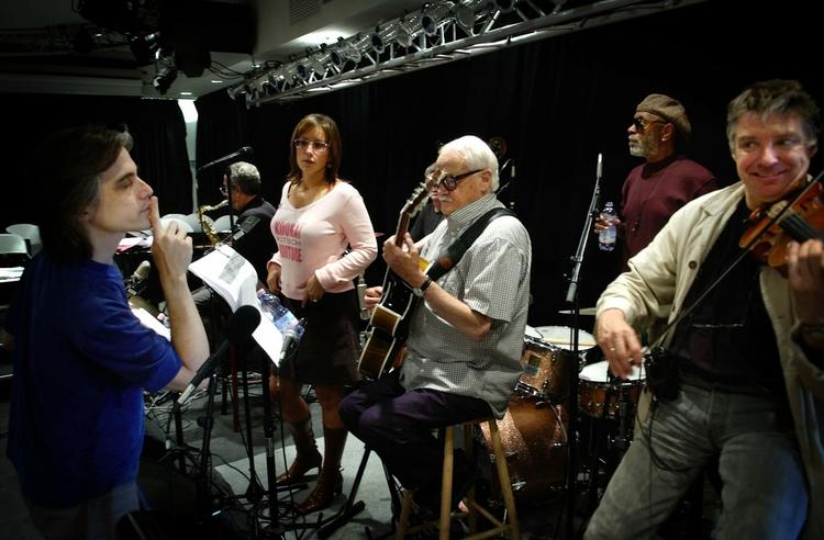 Det legendariske spillested Montmartre i København genåbnede for en kort bemærkning under Copenhagen Jazz Festival 2004. Her ses fra venstre Niels Lan Doky, Lisa Nilsson, Toots Thielemanns og Didier Lockwood. I aften starter et nyt kapitel i det legendariske spillesteds liv. 