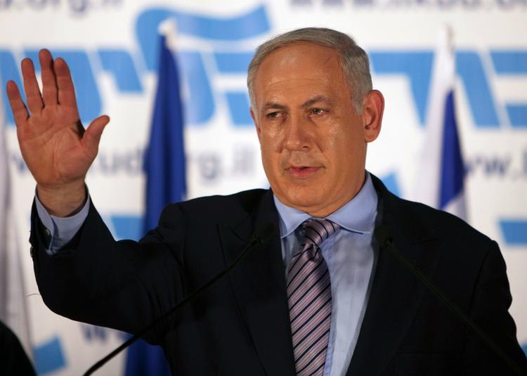 presset. Måske håber Netanyahu på, at han under amerikansk pres med god samvittighed kan bryde sammen, fravælge ideologien og omdanne sin regering. Arkivfoto: ODED BALILTY/AP 