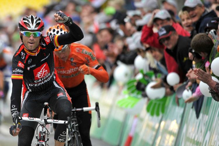 JAGET. Alejandro Valverde vandt i dag, men kan risikere snart at være banlyst fra cykling. 
