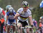 NØDHJÆLP. Cadel Evans satser stærkt på at vinde Giro d'Italia og får nu hjælp fra uventet front. 