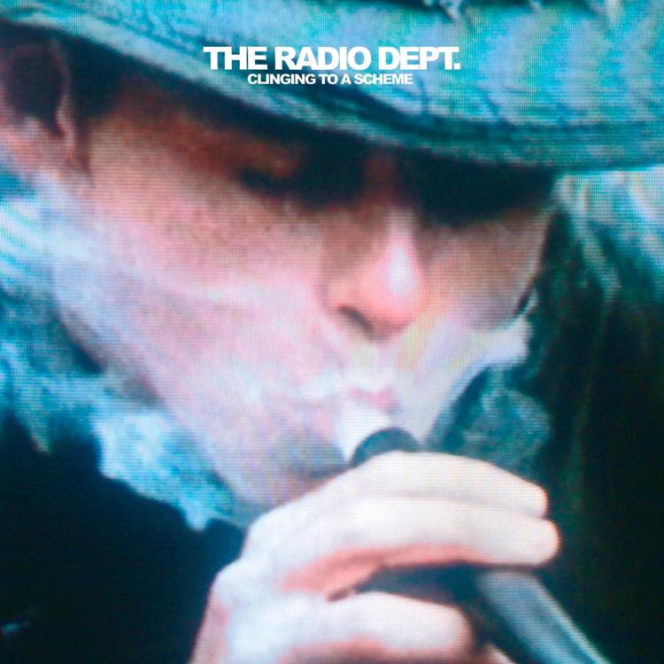 The Radio Dept. har trukket den godt i ørerne, før deres tredje album, 'Clinging to a Scheme', omsider er ude. Foto: Pladecover 