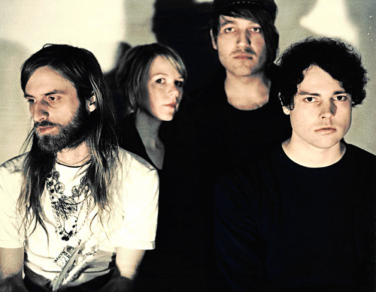 Norske Maribel spiller med de støjrockende muskler, men indlejrer fine melodier i det rockende støjmassiv. Foto: A:Larm 