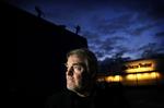 tæppefald. Teaterdirektør Kaster Rostrup opsagde sidste år sin stilling. Nu lukker Gladsaxe Ny Teater. 