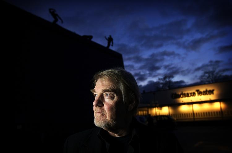 tæppefald. Teaterdirektør Kaster Rostrup opsagde sidste år sin stilling. Nu lukker Gladsaxe Ny Teater. 