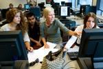 Finansiering. Hvis antallet af studerende skal stige, og hvis kvaliteten af uddannelserne helst skal gå samme vej, må man være parat til at drøfte nye finansieringskilder. 