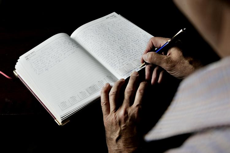 Skriblerierne i dagbogen er for de unge piger afløst af en blog på nettet. 