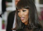 Hidsigprop. Naomi Campbell forklarede til Oprah, at hun følte sig sviget af sin mor som lille, og derfor har hun en tendens til at se rødt, når folk tæt på skuffer hende. Arkivfoto. 
