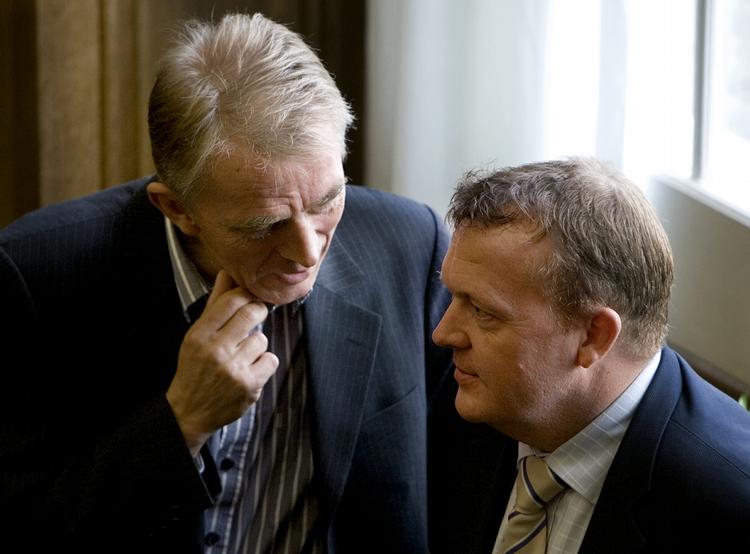 Duellanter. Statsminister og SF-formanden i en privat samtale under åbningsdebat i Folketinget. Arkivfoto. 