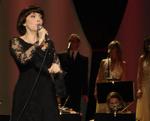 Farveforskrækket. Mireille Mathieu er kendt som 'Nattergalen fra Avignon', men modsat andre sangfugle befinder hun sig ikke godt i det grønne. Arkivfoto. 