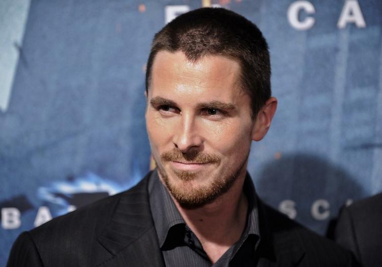 Batman. Christian Bale er klar til at iføre sig flagermusedragten igen. I den kommende Batman-film medvirker også Michael Caine som butleren Alfred samt Morgan Freeman og Gary Oldman. Arkivfoto. 
