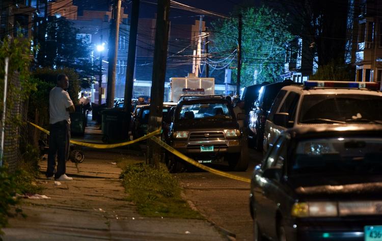 Ransagning. Politiet har dagen igennem ransaget den terrormistænktes hjem i Connecticut. 