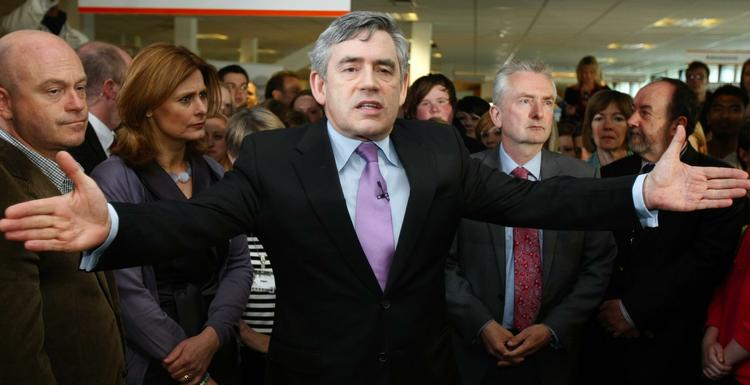 Gordon Brown er klar til at tage ansvaret, hvis han fører Labour ind i et stort nederlag i morgen. 